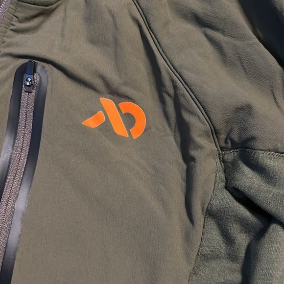 Women’s medium first lite jacket - Picture 3 of 6